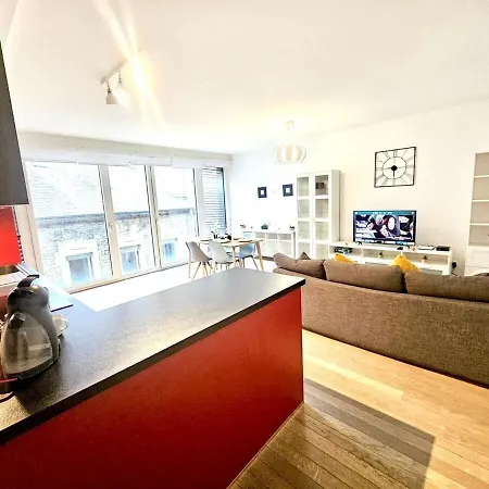 Apartman 2 Bedroom Urban Escape In